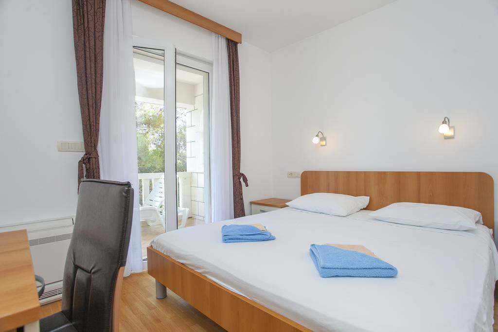 Apartments Villa Maris Lumbarda Quarto foto