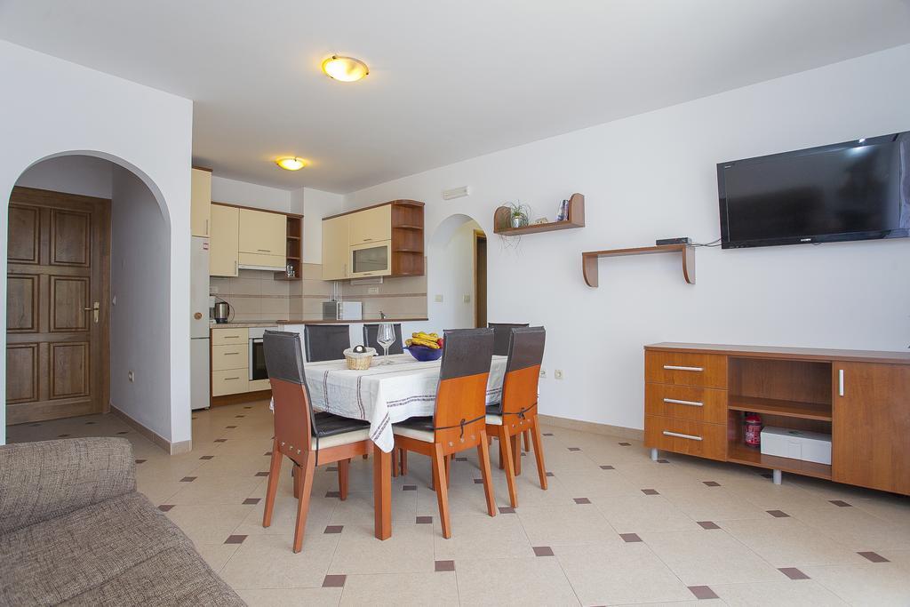 Apartments Villa Maris Lumbarda Quarto foto