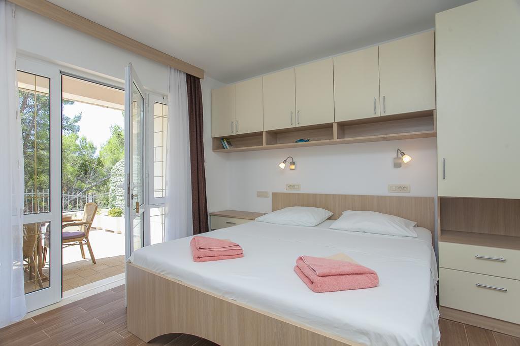 Apartments Villa Maris Lumbarda Quarto foto