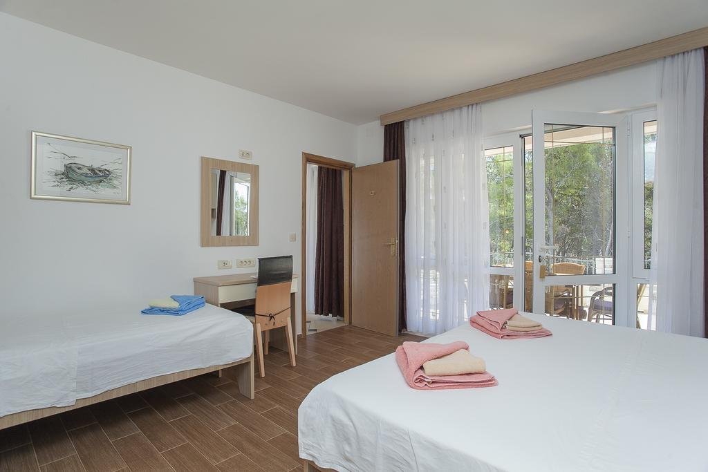 Apartments Villa Maris Lumbarda Quarto foto