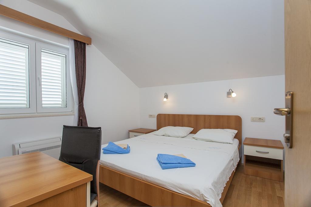 Apartments Villa Maris Lumbarda Quarto foto